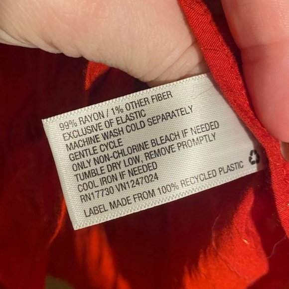 NWT Universal Thread Goods Co. - Red Top - M - Picture 5 of 5